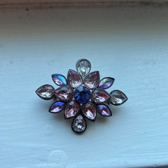 Liz Claiborne Jewelry - Liz Claiborne | Vintage Rhinestone Brooch